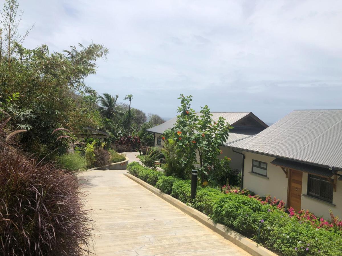 Paradise Chalets Yoga & Wellness Takamaka Bagian luar foto