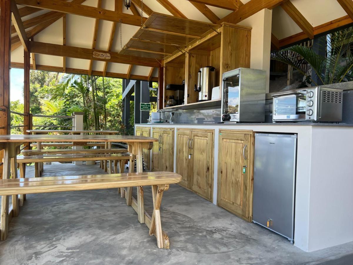 Paradise Chalets Yoga & Wellness Takamaka Bagian luar foto