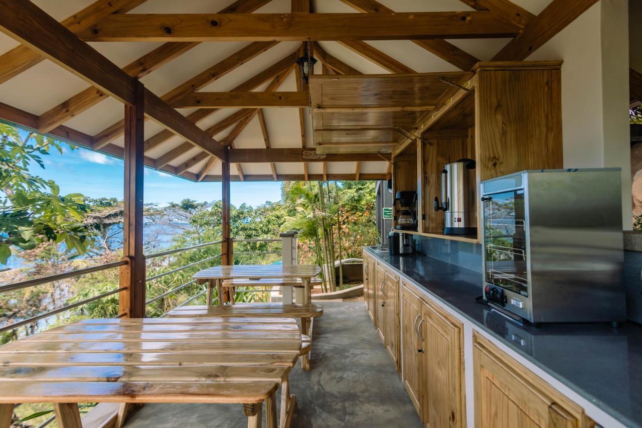 Paradise Chalets Yoga & Wellness Takamaka Bagian luar foto