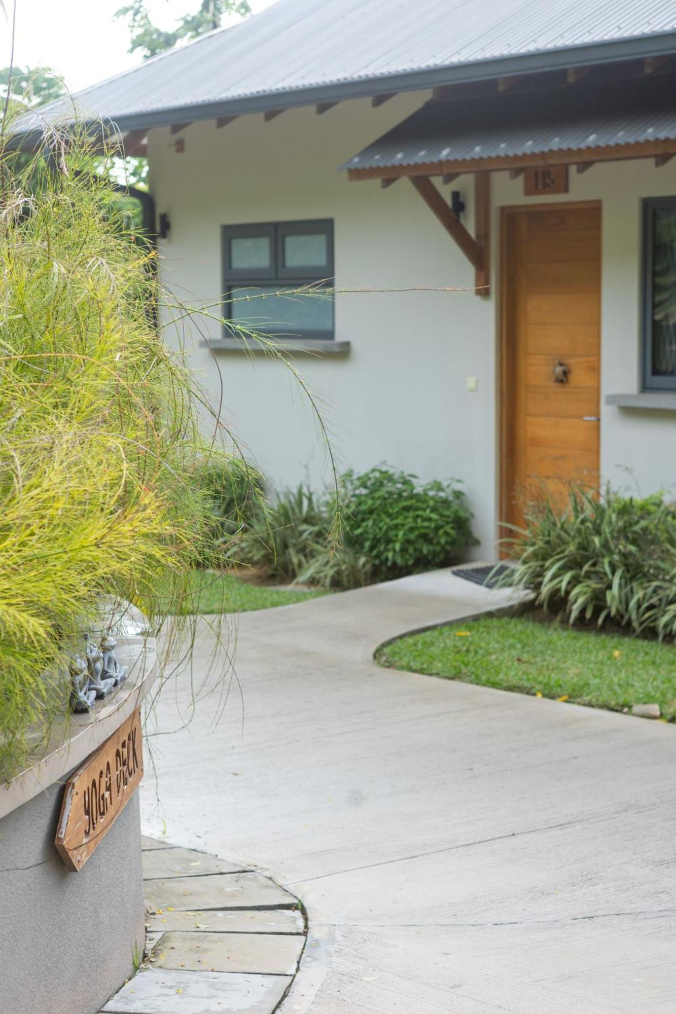 Paradise Chalets Yoga & Wellness Takamaka Bagian luar foto